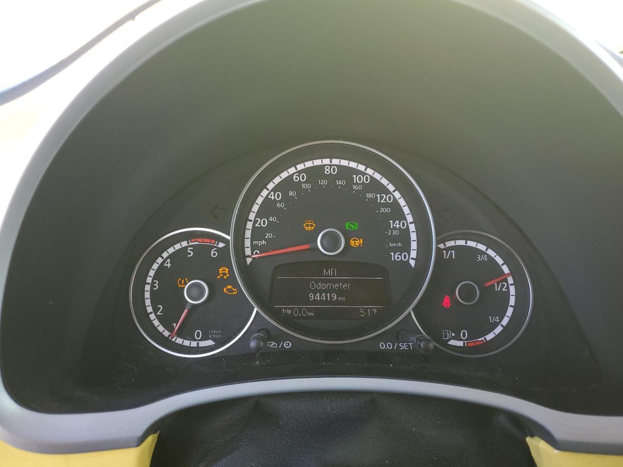 2015 Volkswagen Beetle - Image 9