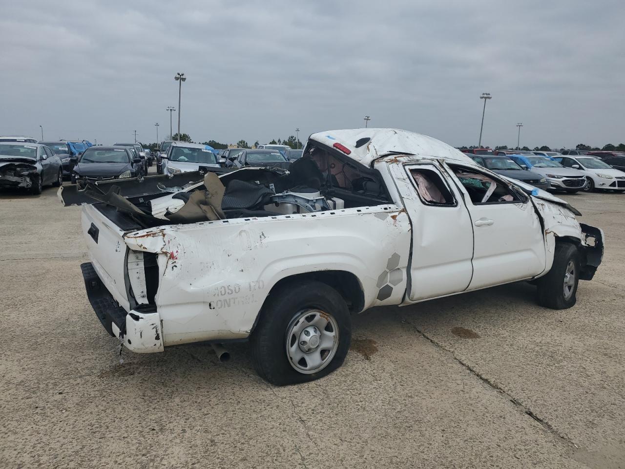 2019 Toyota Tacoma - Image 3