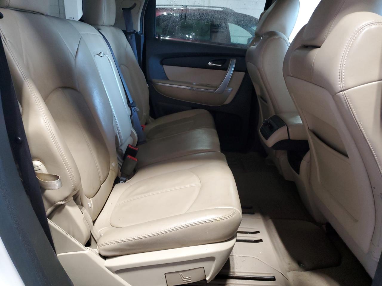 2011 GMC Acadia - Image 11