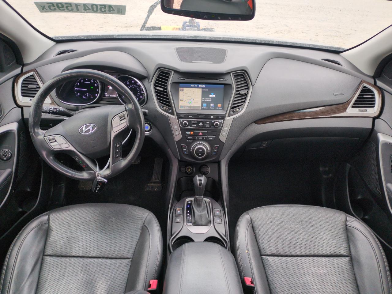 2017 Hyundai Santa Fe - Image 8
