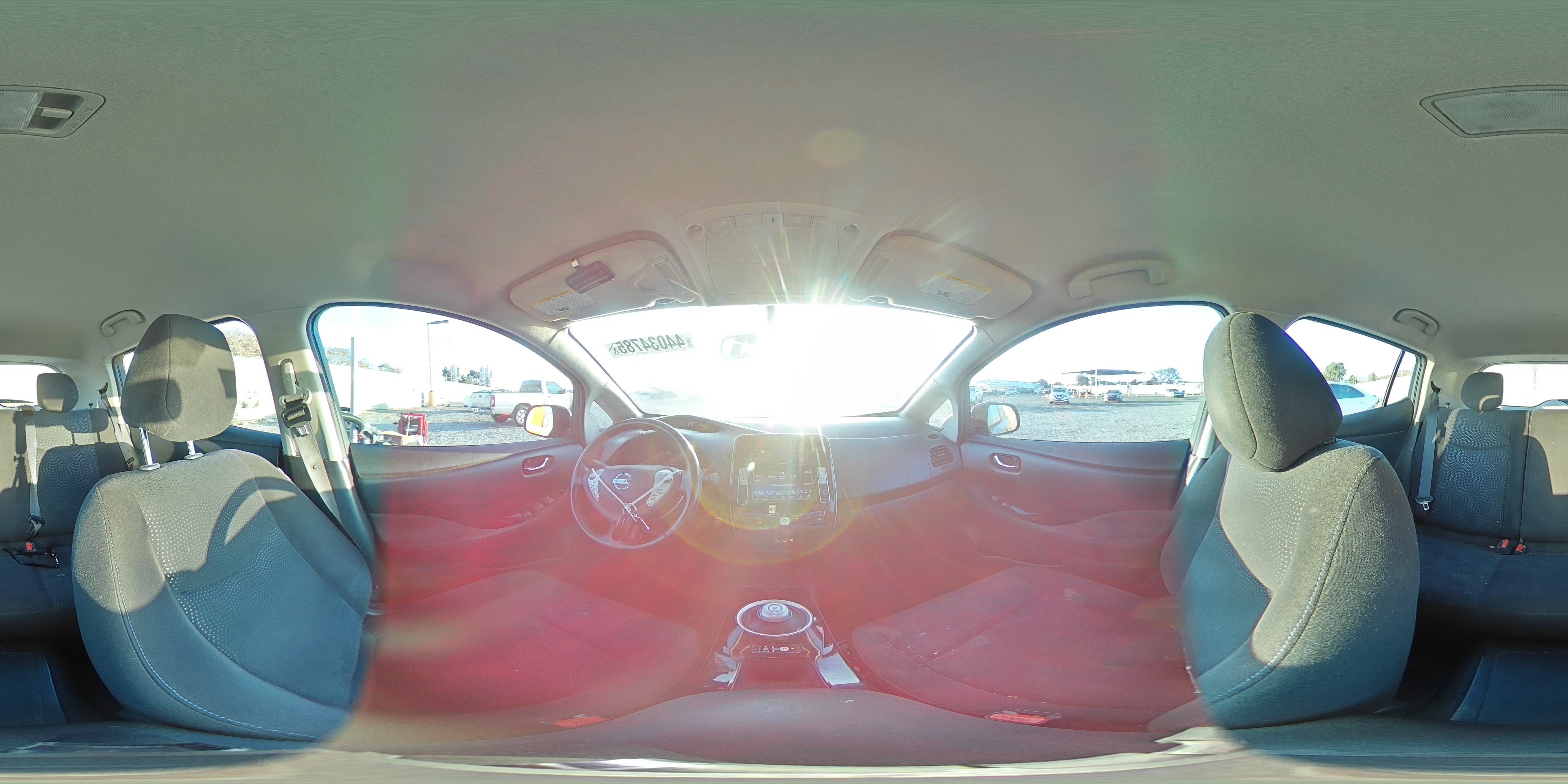 2016 Nissan Leaf - Image 12