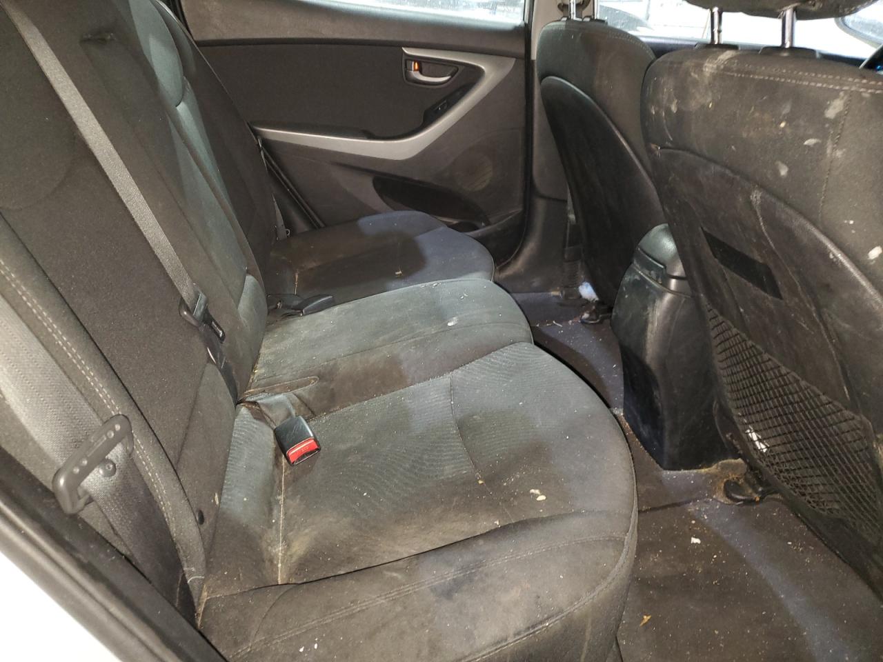 2015 Hyundai Elantra - Image 10