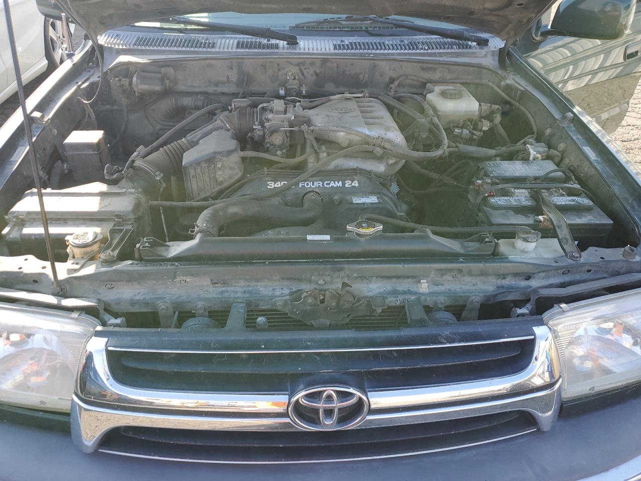 2002 Toyota 4Runner - Image 11