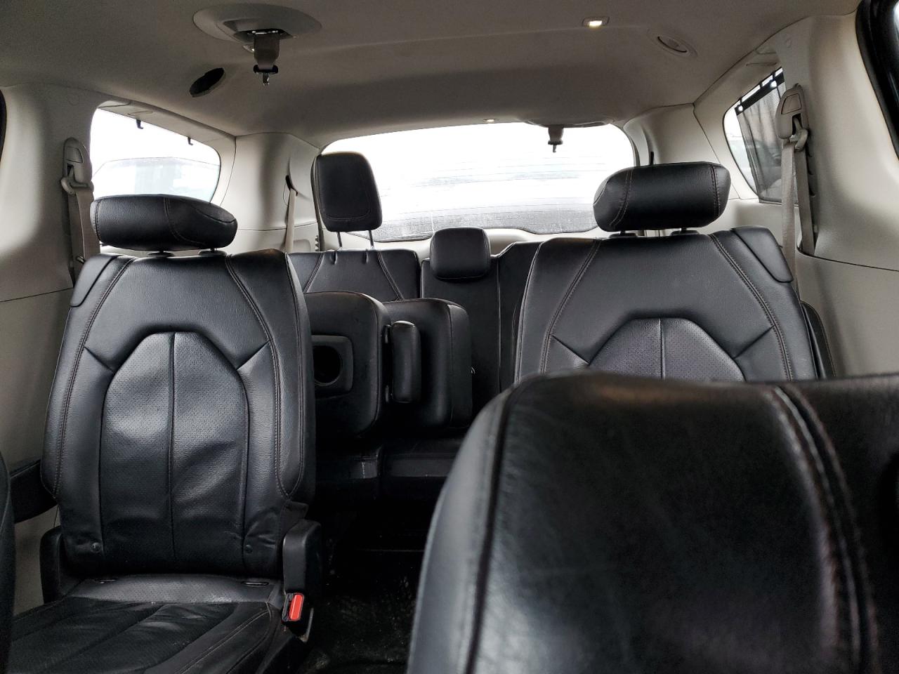 2020 Chrysler Pacifica - Image 10