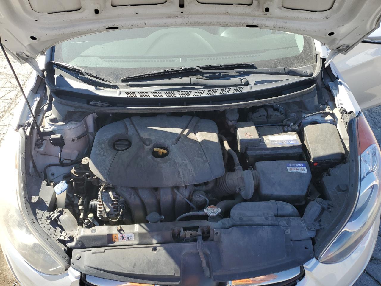 2013 Hyundai Elantra - Image 11