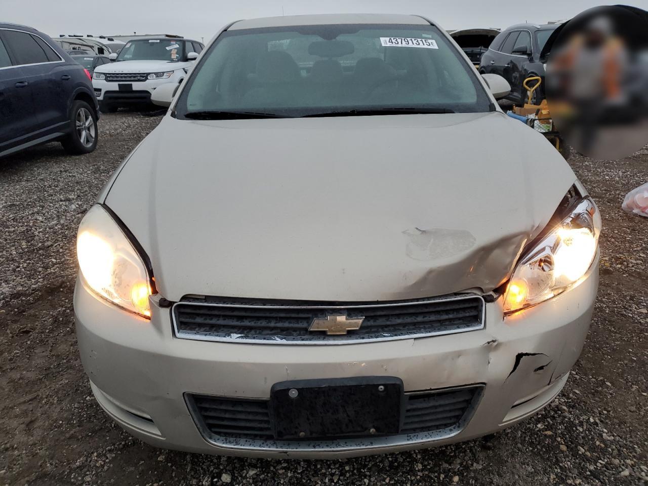 2009 Chevrolet Impala - Image 5