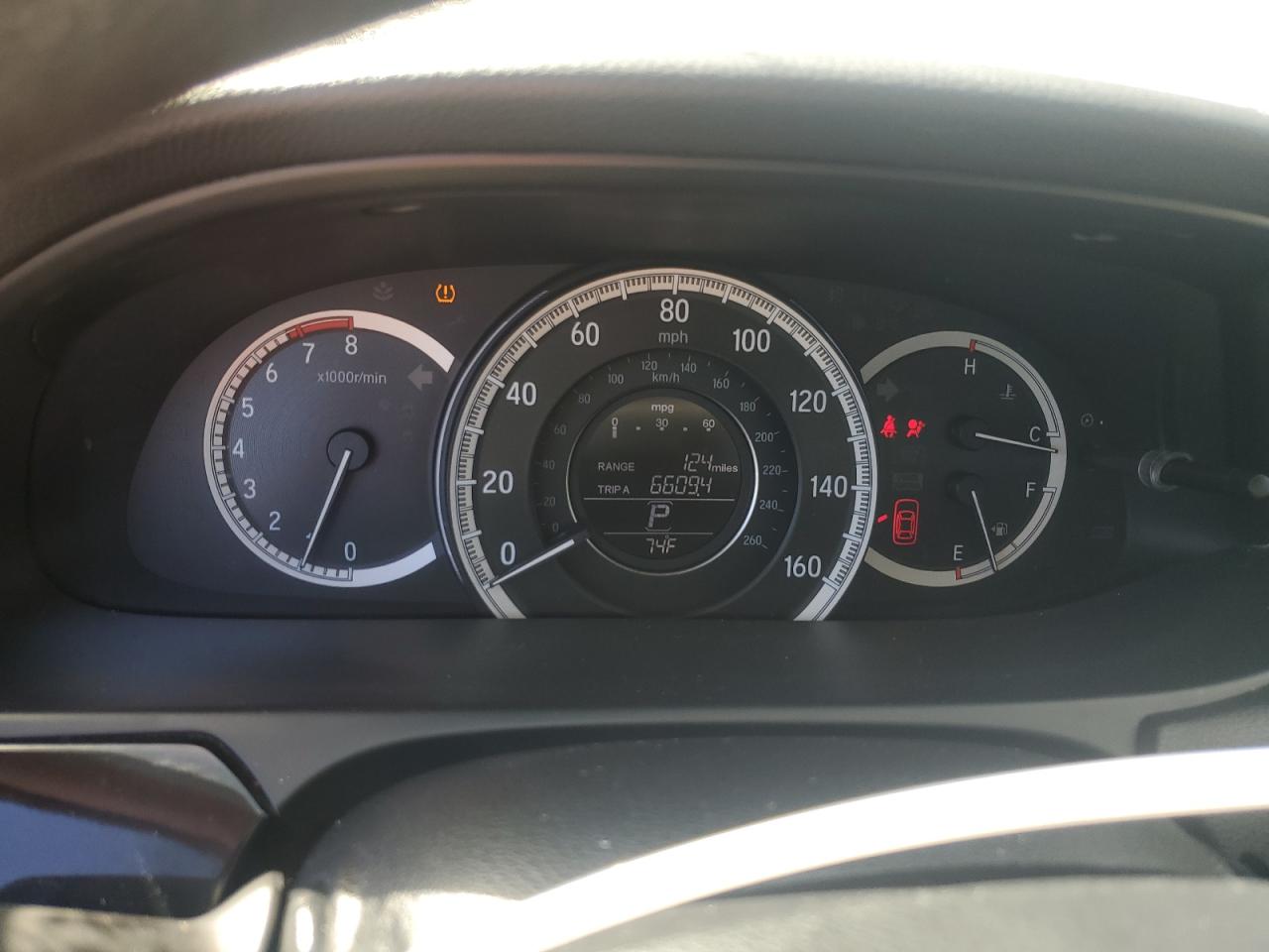 VIN: 1HGCR2F33GA143045 2016 HONDA ACCORD