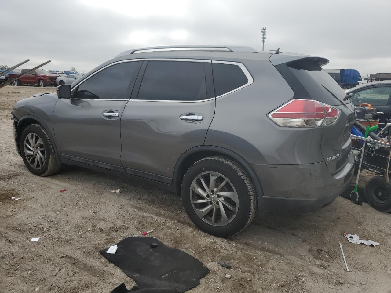 2014 Nissan Rogue - Image 2