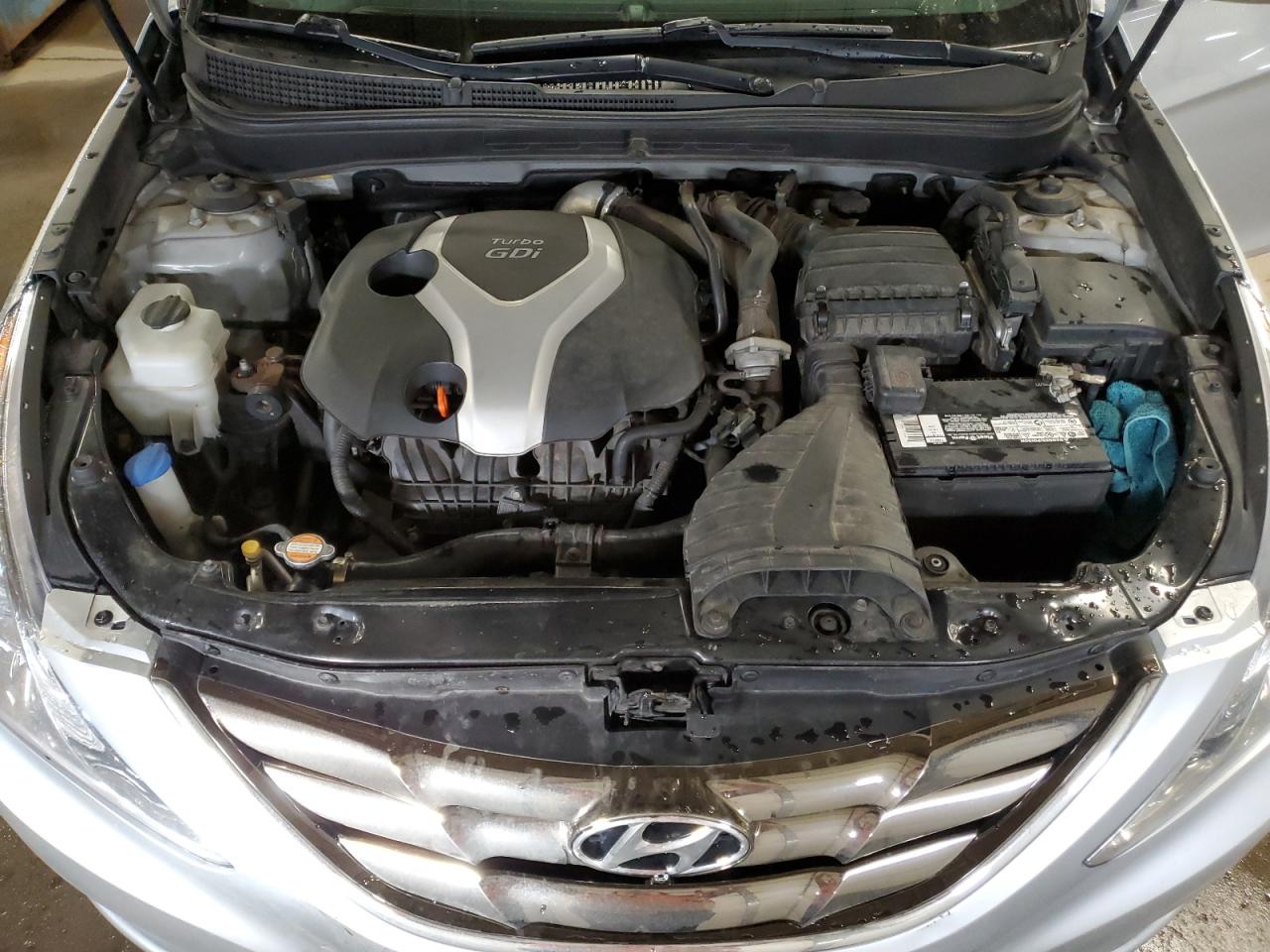 2012 Hyundai Sonata - Image 11
