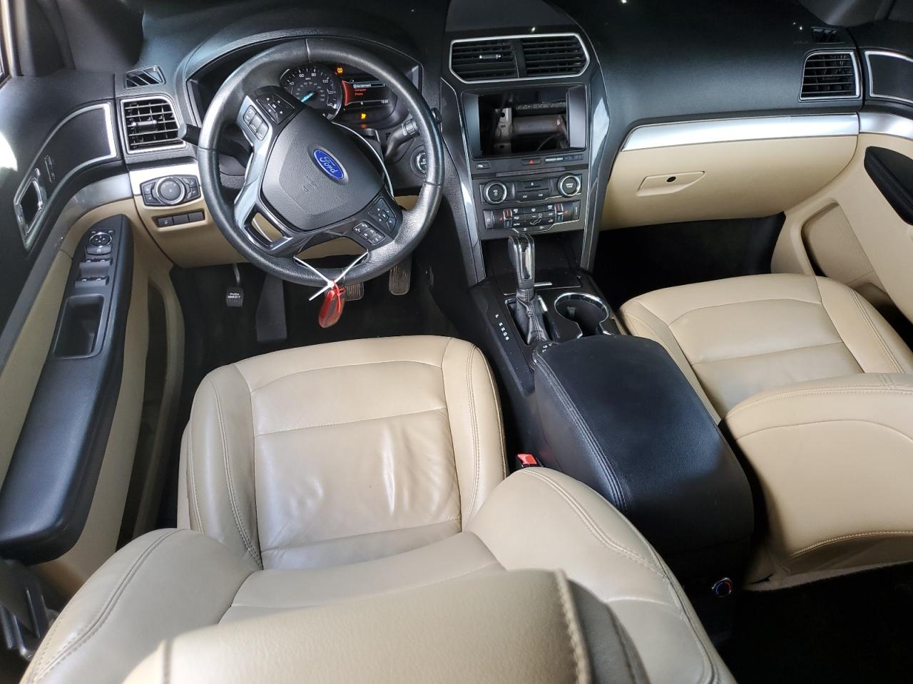 2016 Ford Explorer - Image 8