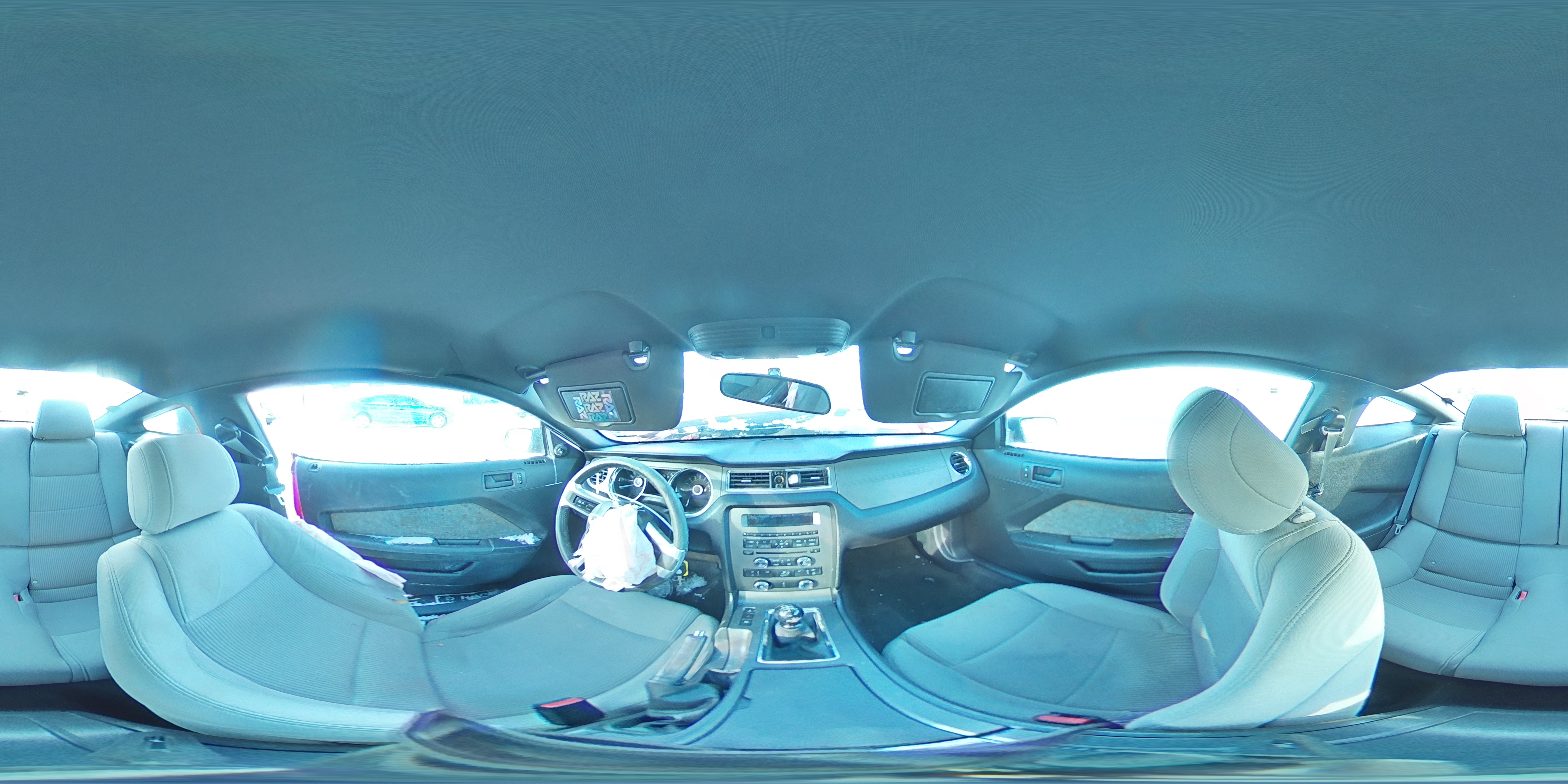 2013 Ford Mustang - Image 12