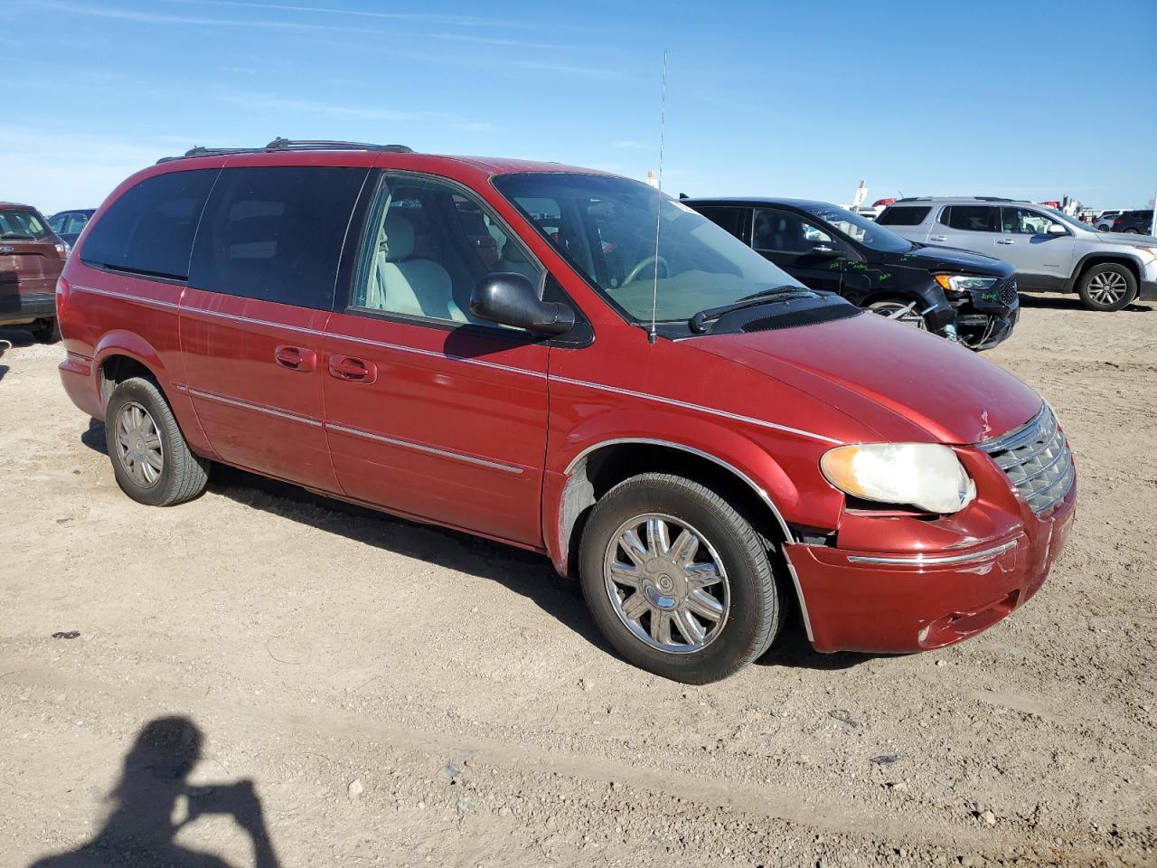 2006 Chrysler Town & Country - Image 4