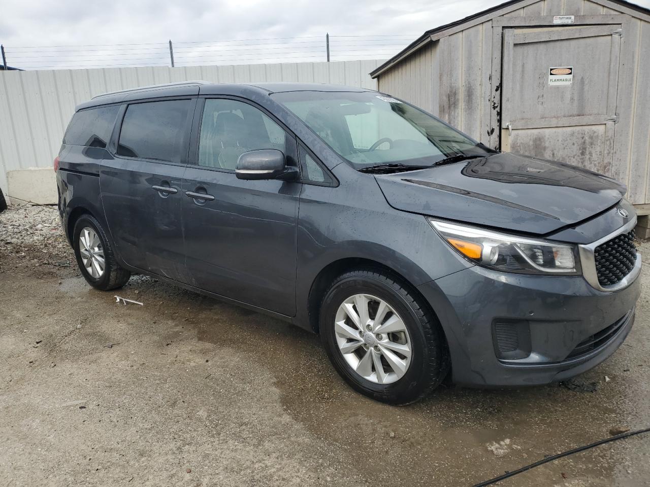 2017 Kia Sedona - Image 4