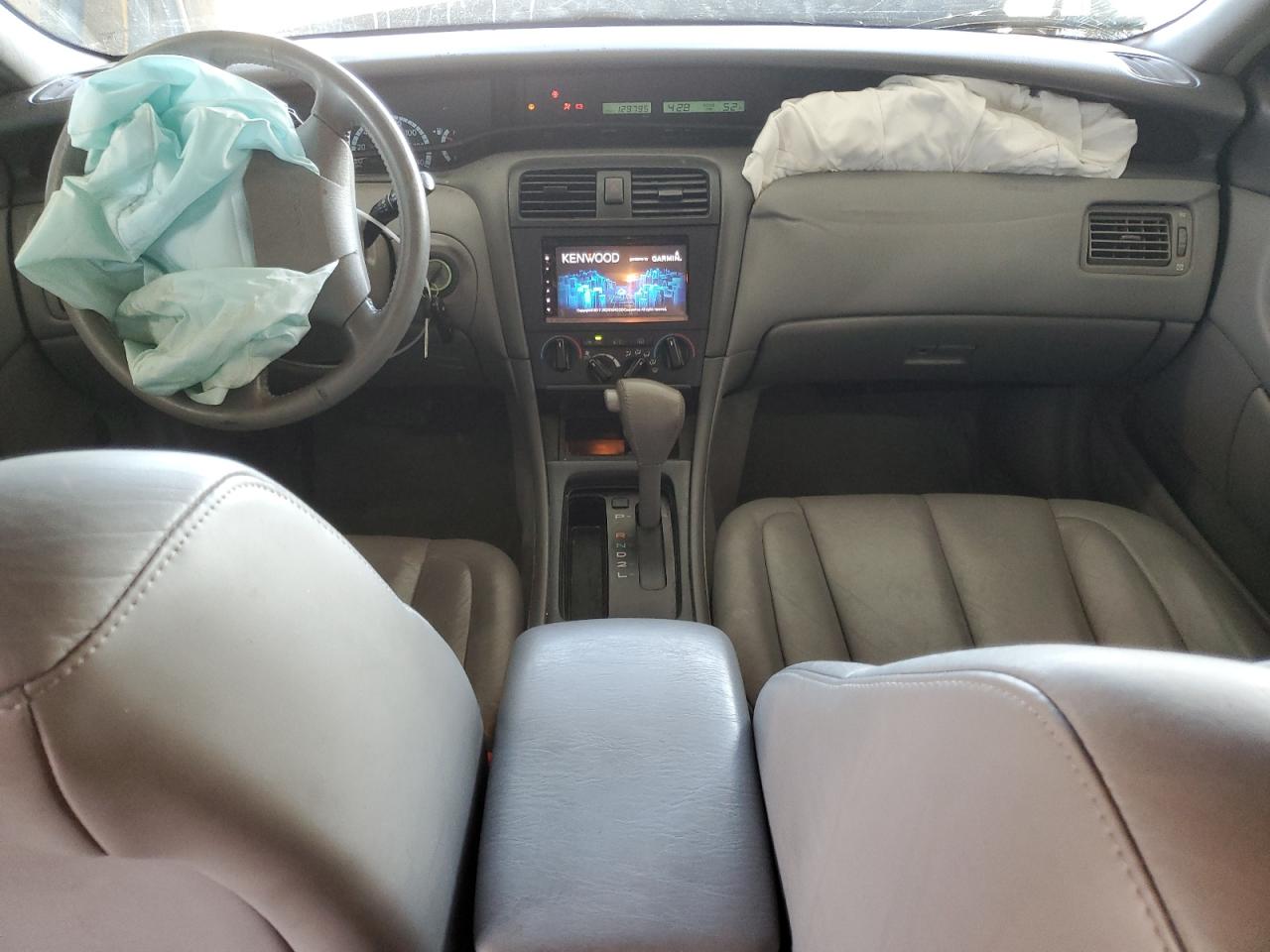 2000 Toyota Avalon - Image 8