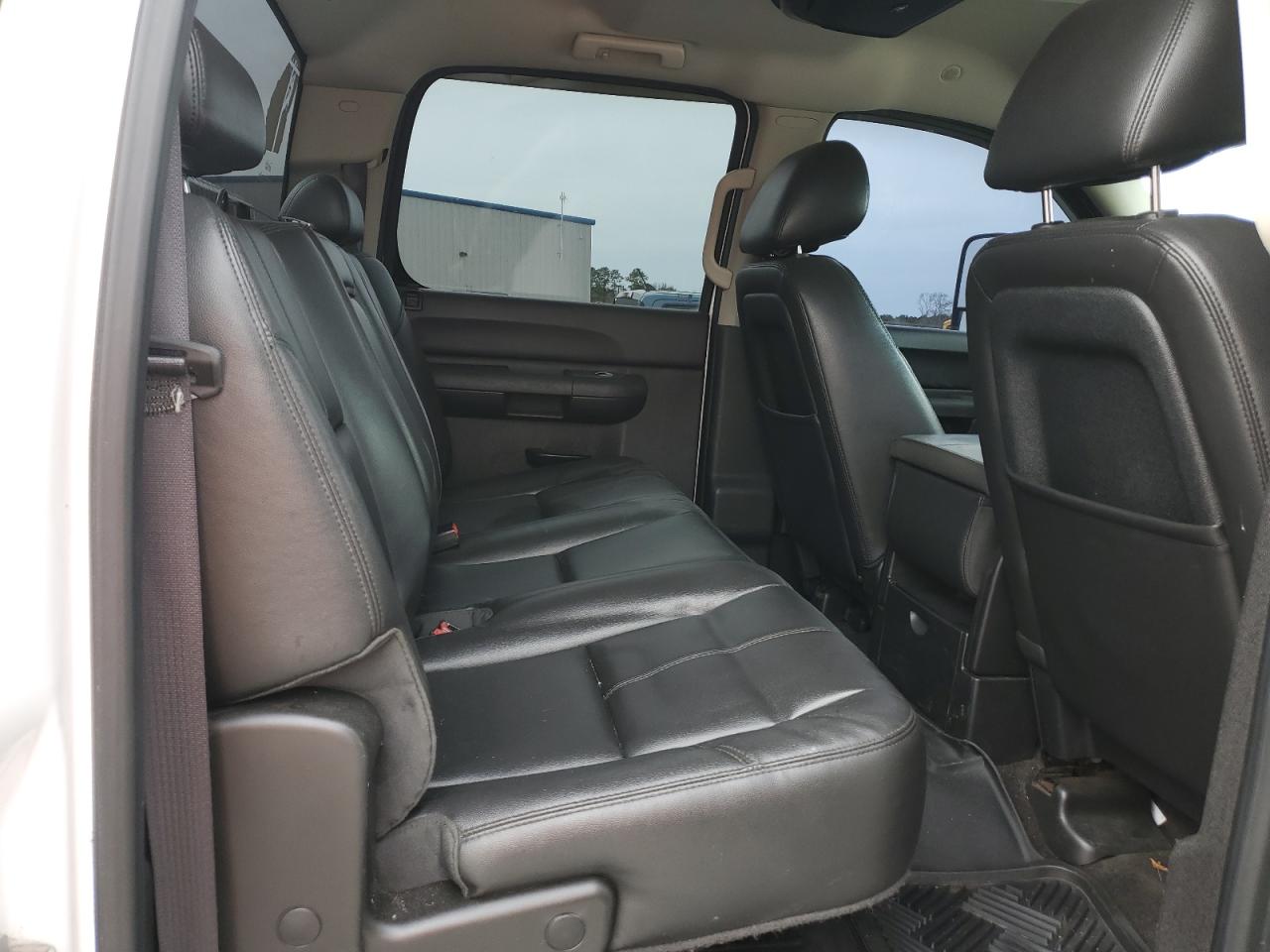 2012 Chevrolet Silverado - Image 10