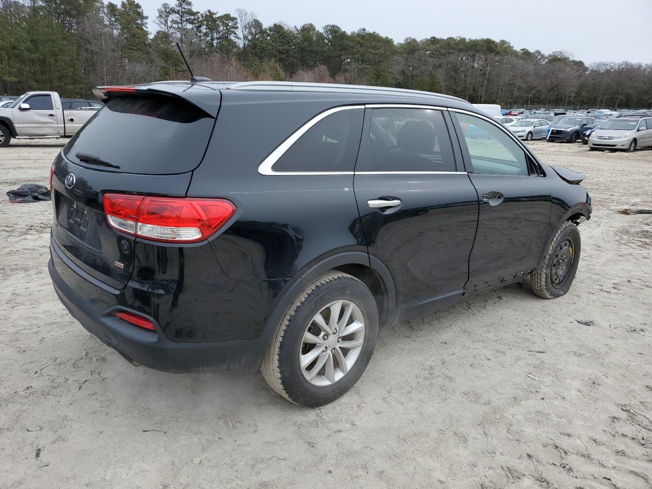2017 Kia Sorento - Image 3