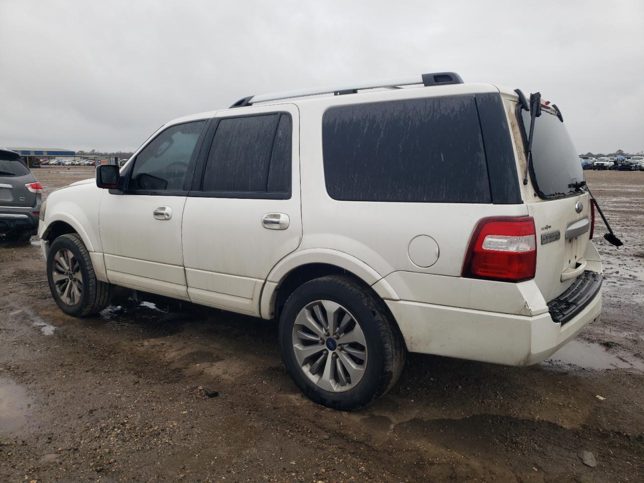 2010 Ford Expedition - Image 2