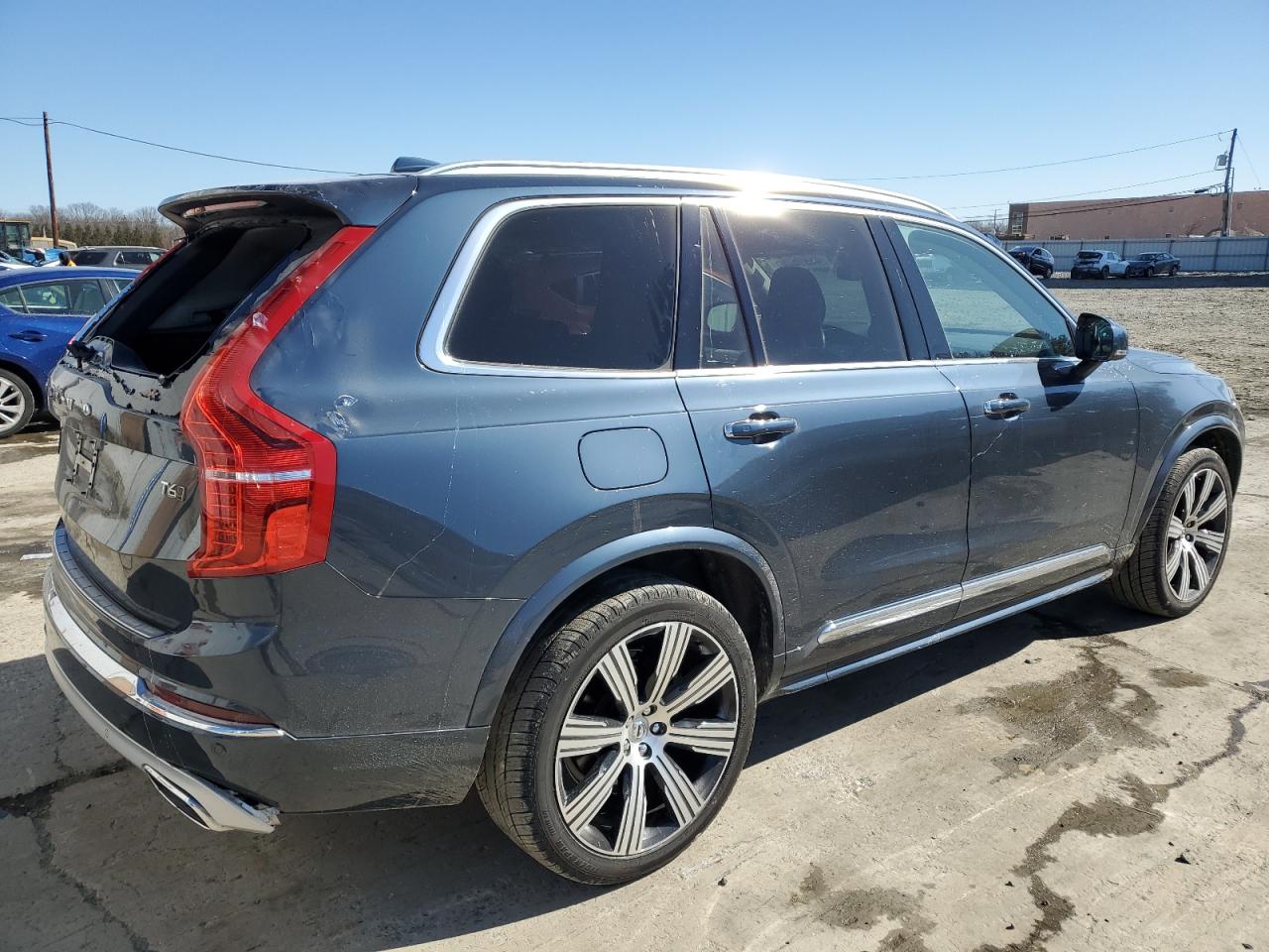2021 Volvo XC90 - Image 3