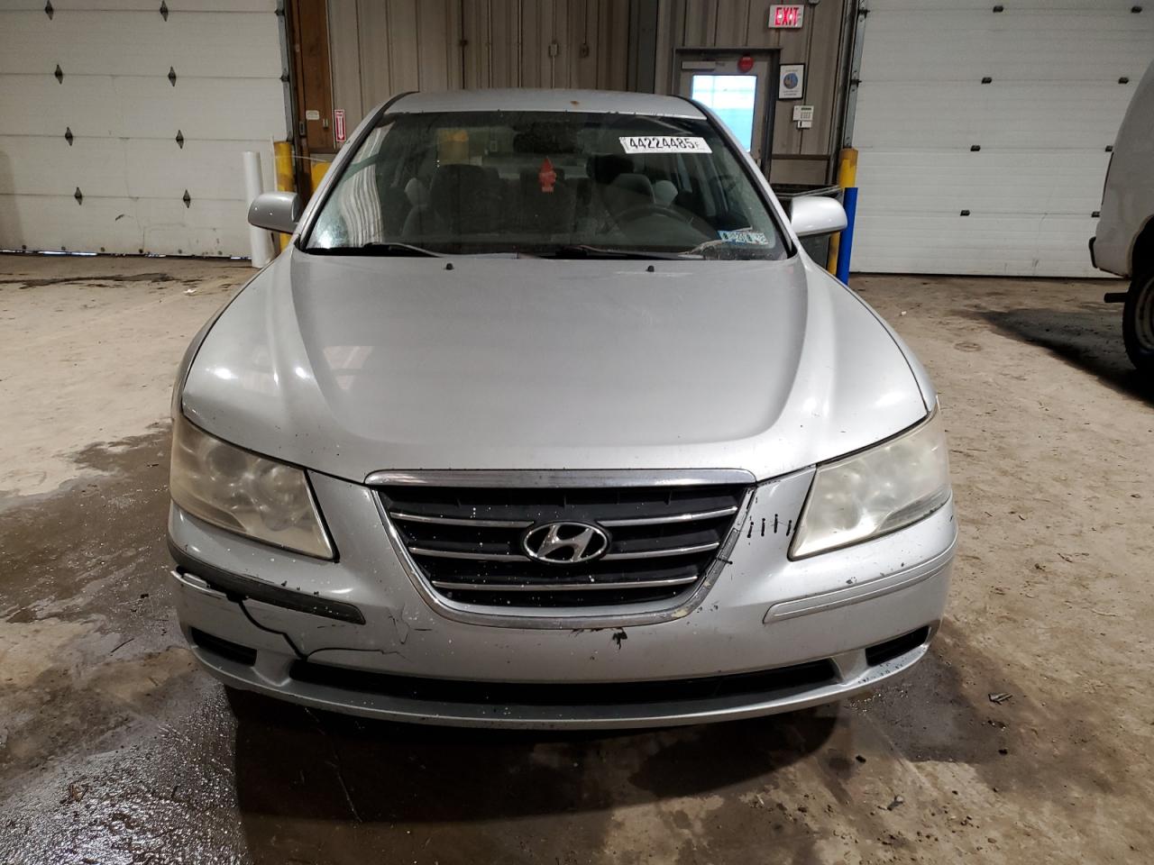 2010 Hyundai Sonata - Image 5