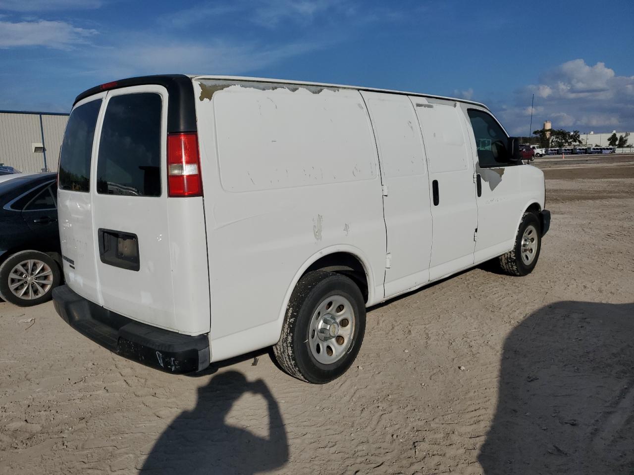 2012 Chevrolet Express - Image 3