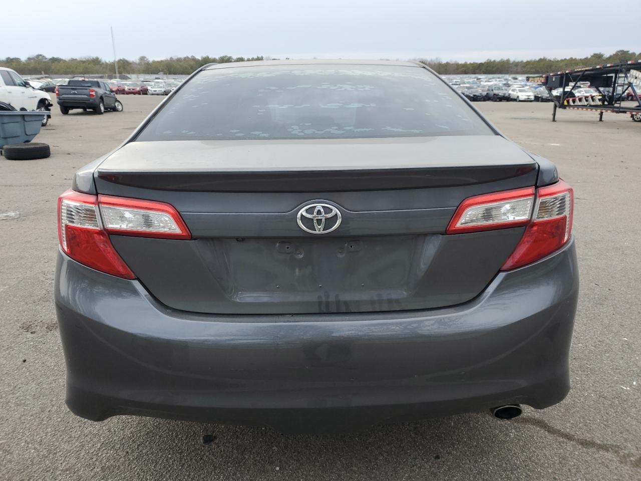2014 Toyota Camry - Image 6