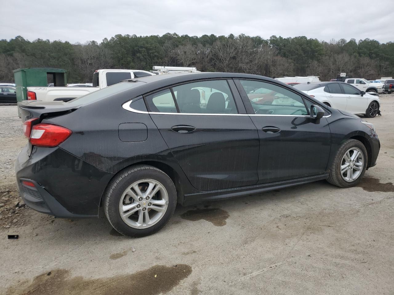 2018 Chevrolet Cruze - Image 3