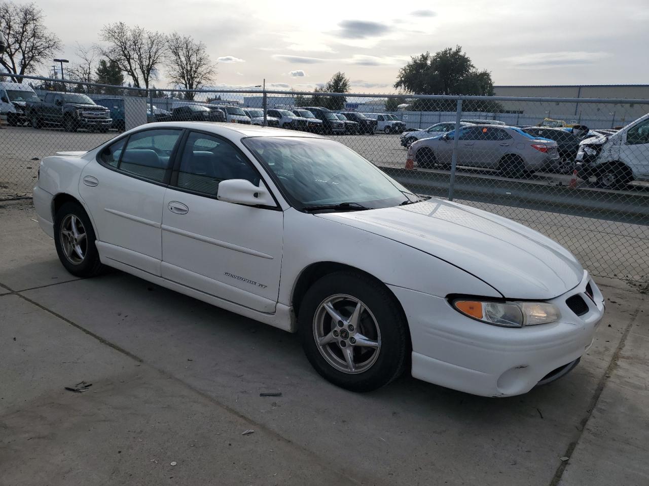 2002 Pontiac Grand Prix - Image 4