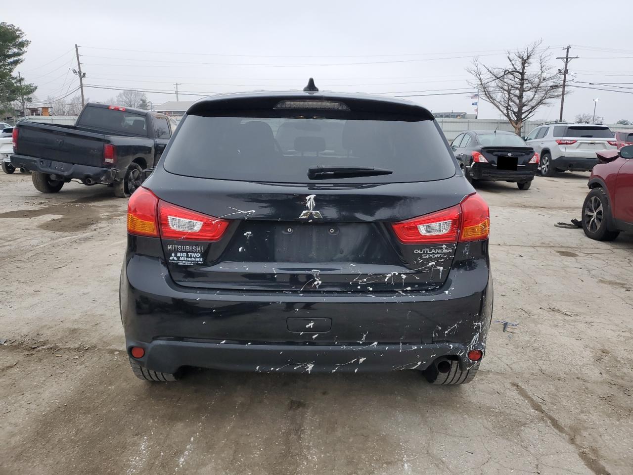 2017 Mitsubishi Outlander - Image 6