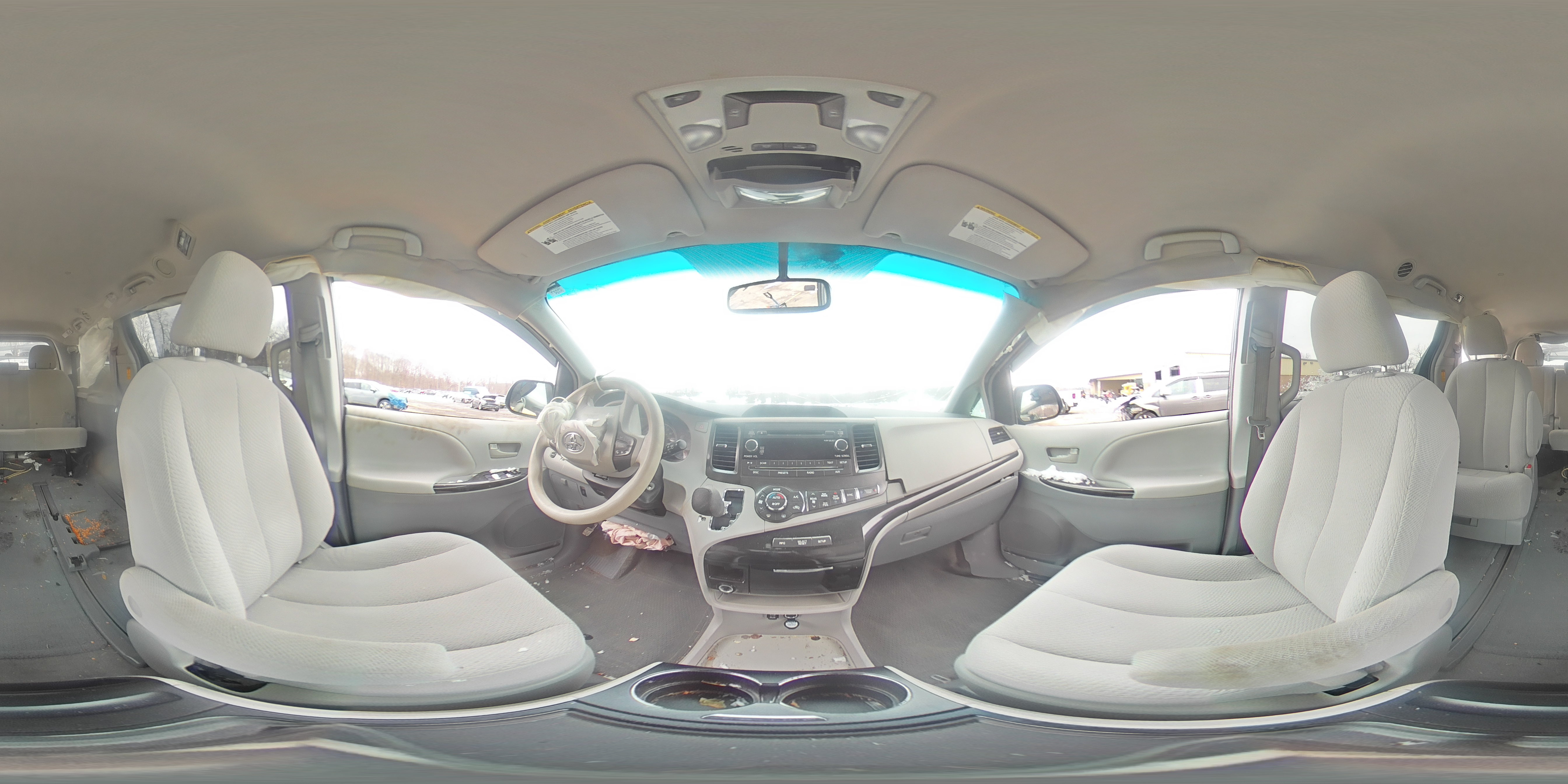 2014 Toyota Sienna - Image 13