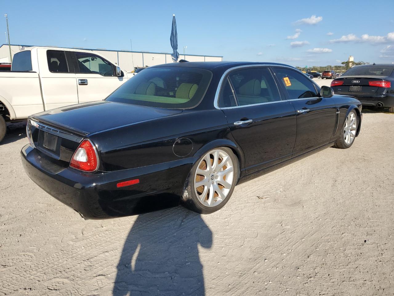2008 Jaguar XJ - Image 3