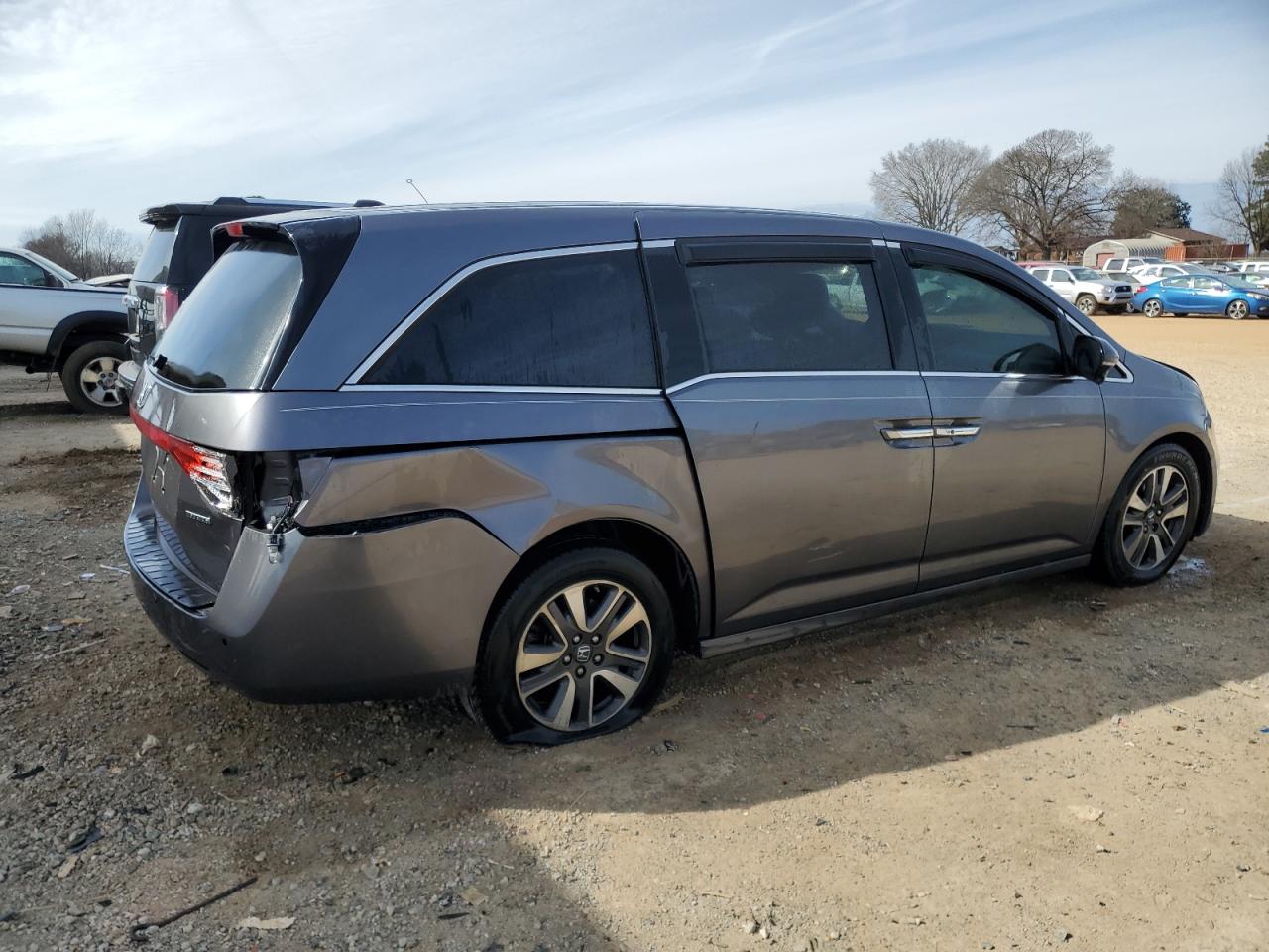 2015 Honda Odyssey - Image 3