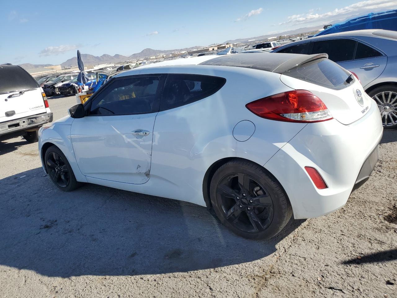 2014 Hyundai Veloster - Image 2
