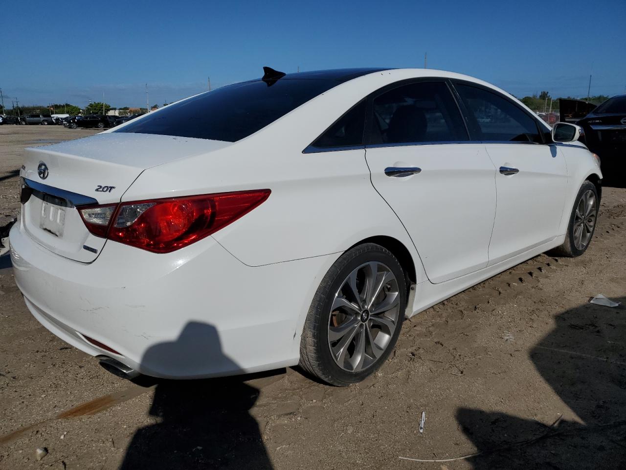 2013 Hyundai Sonata - Image 3