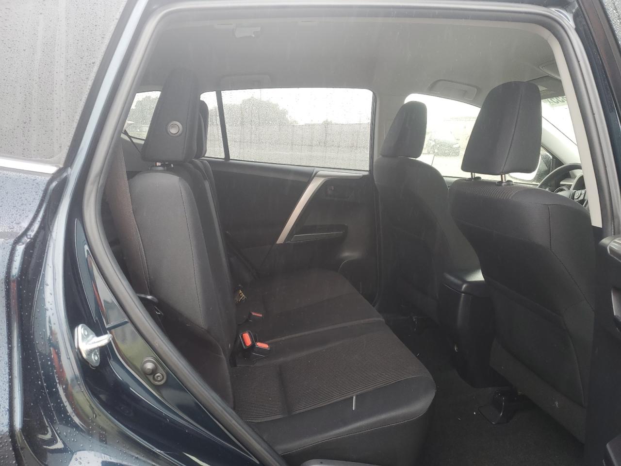 2017 Toyota RAV 4 - Image 11