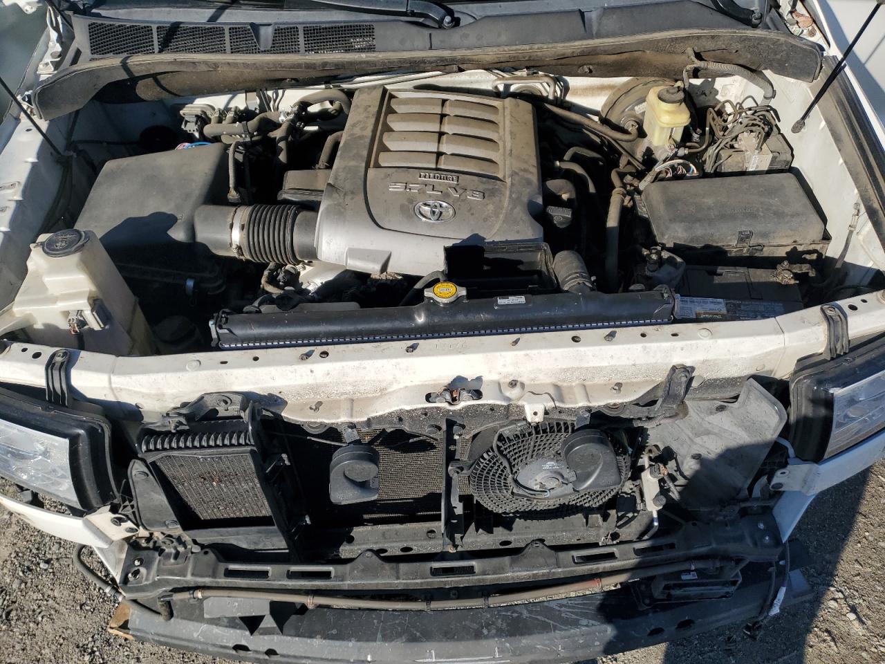 2010 Toyota Sequoia - Image 12