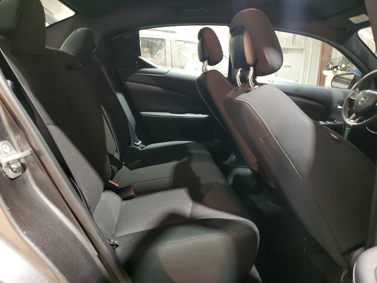 2013 Dodge Avenger - Image 10