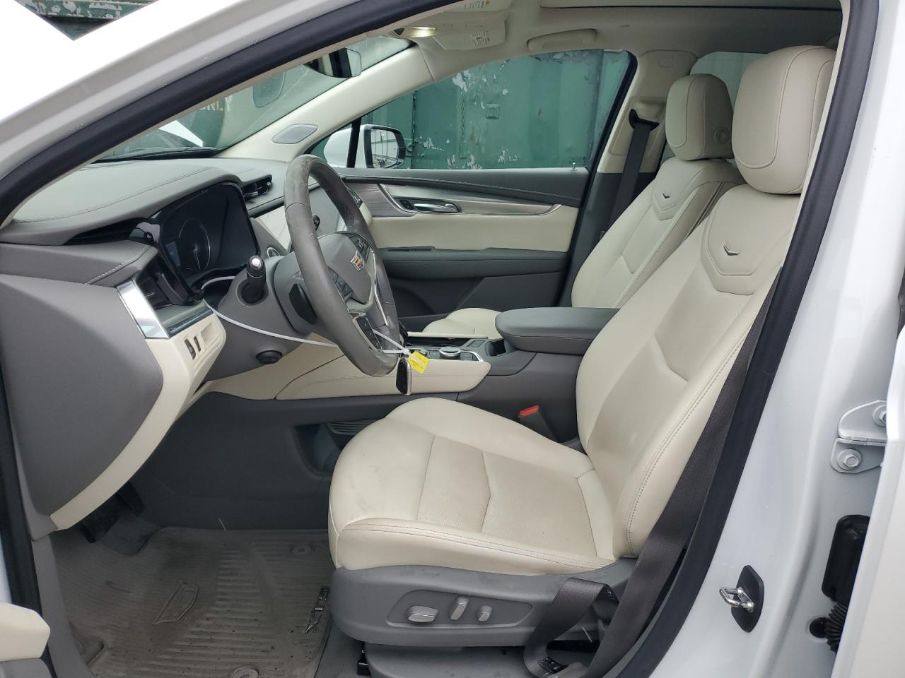2022 Cadillac XT5 - Image 7