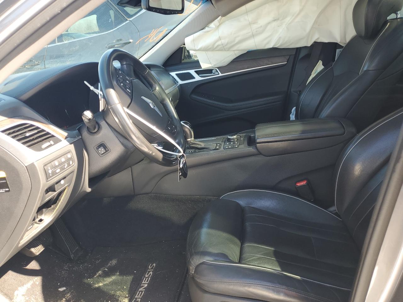 2015 Hyundai Genesis - Image 7
