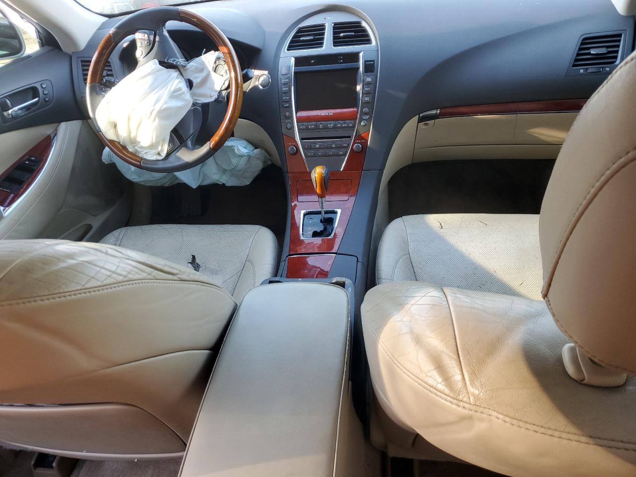 2012 Lexus ES - Image 8