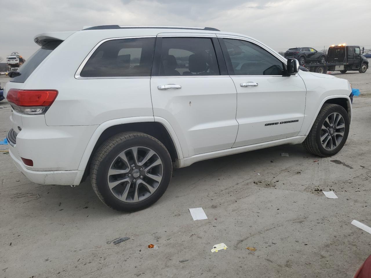 2018 Jeep Grand Cherokee - Image 3