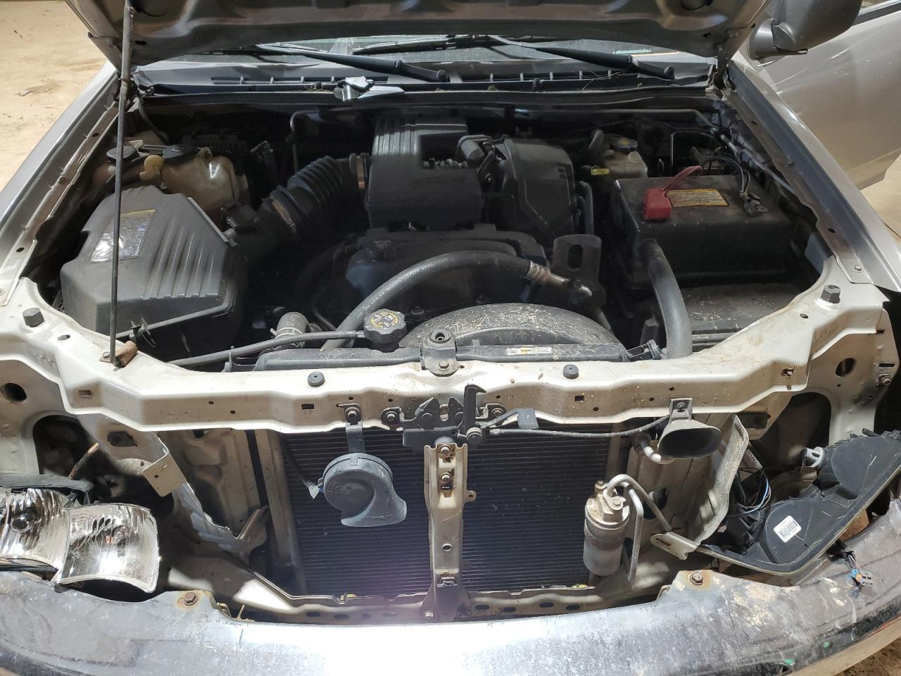 2005 Chevrolet Colorado - Image 11