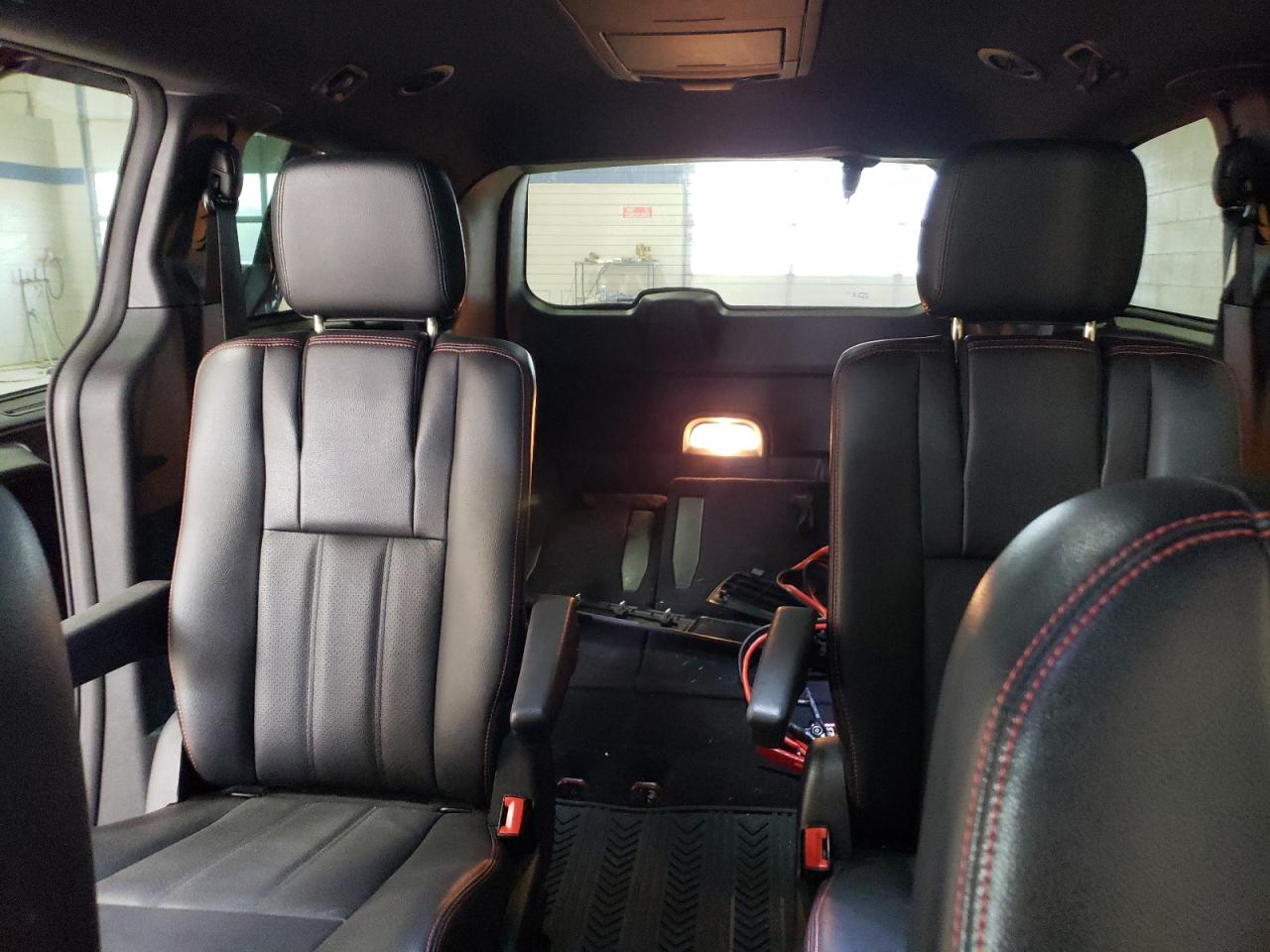 2019 Dodge Caravan - Image 10