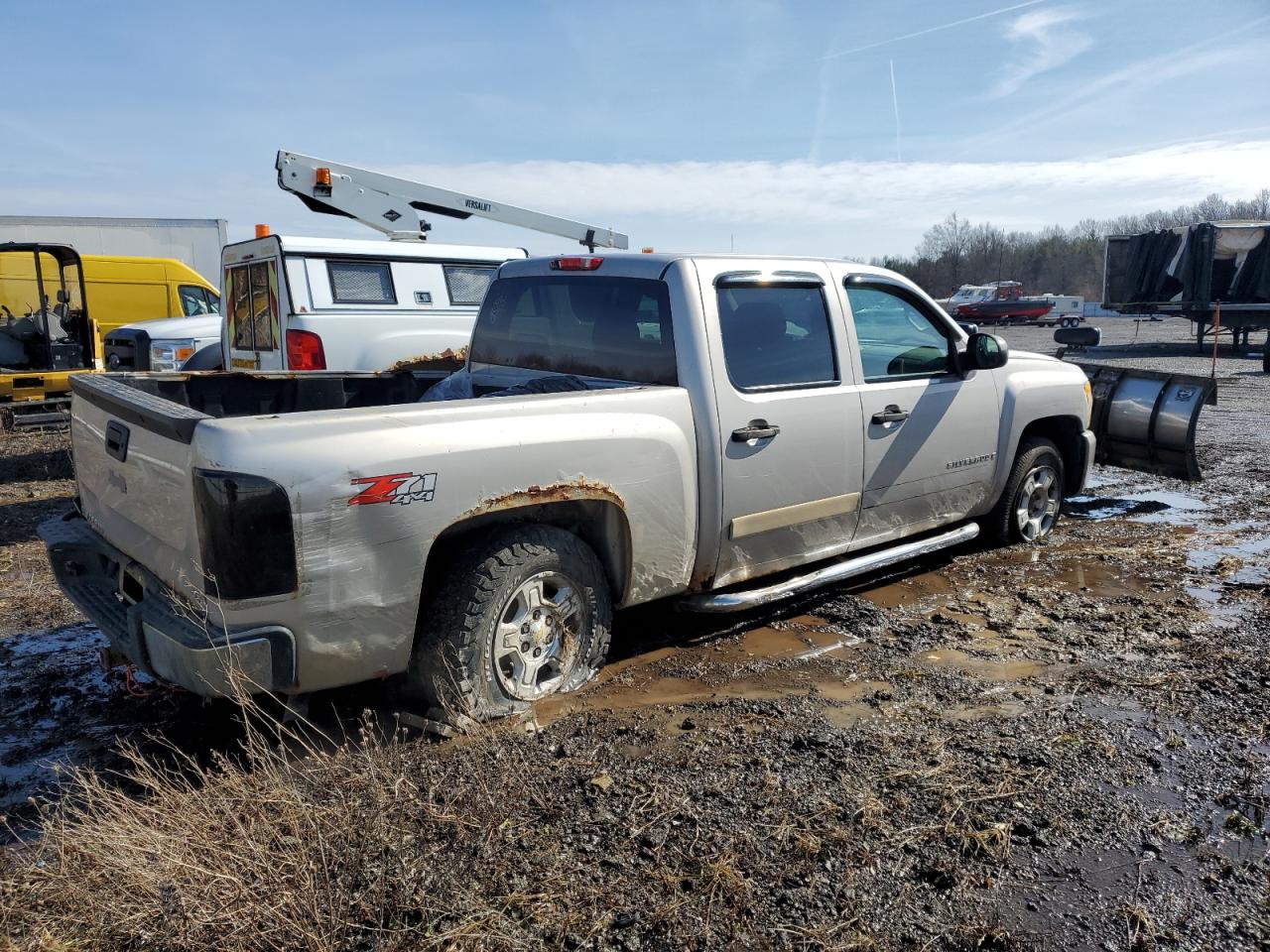 2007 Chevrolet Silverado - Image 3