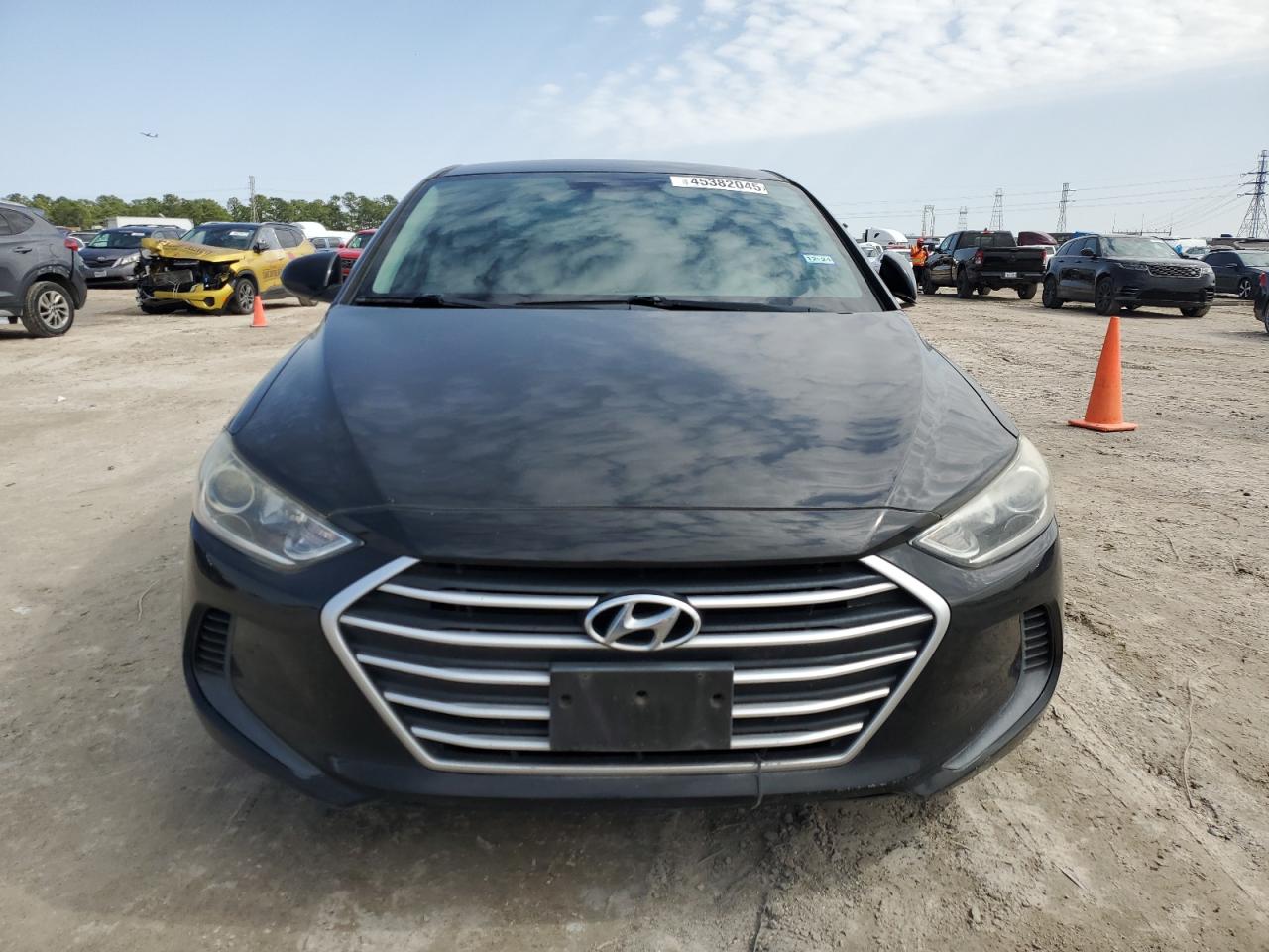 2018 Hyundai Elantra - Image 5