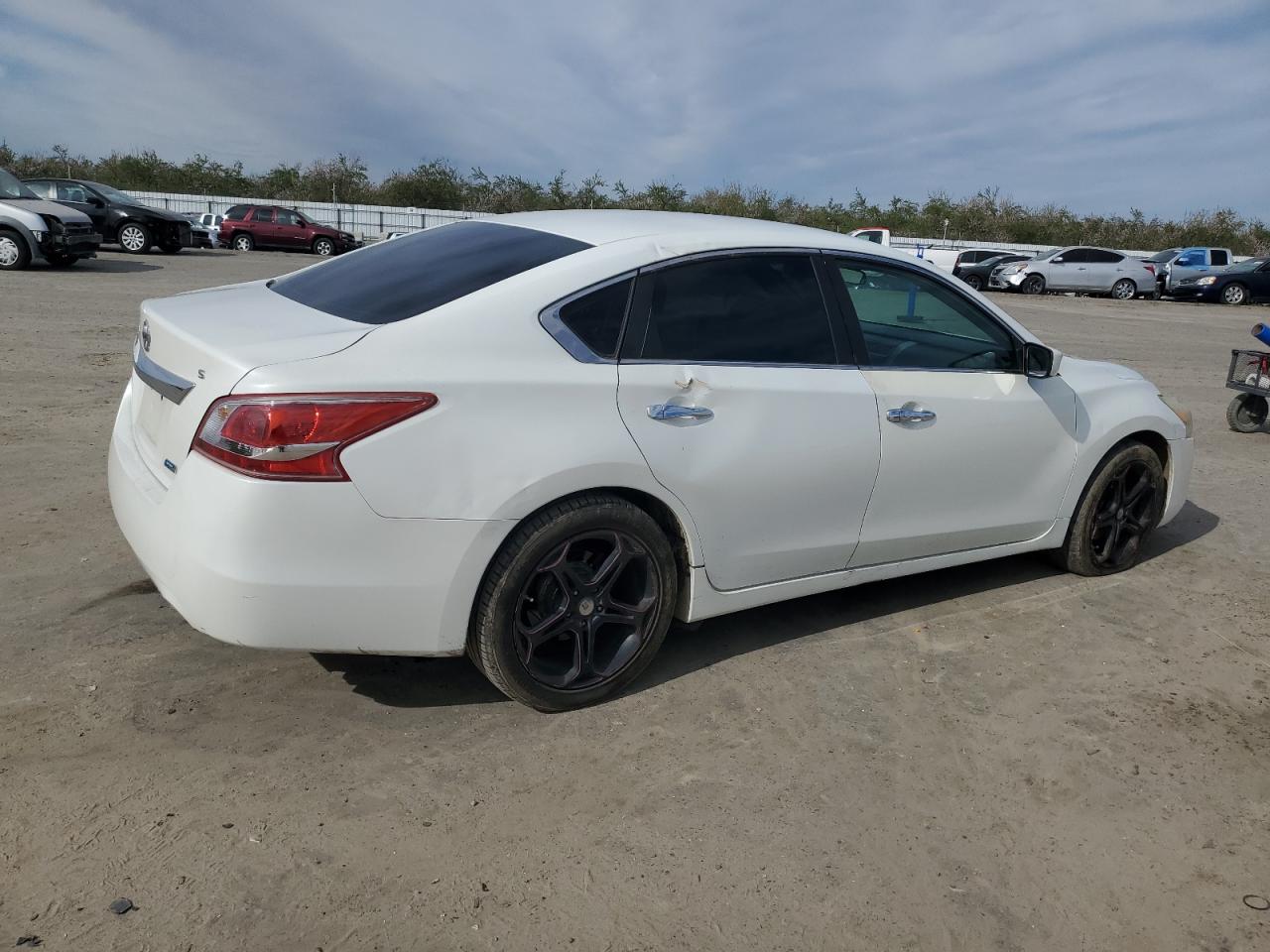 2013 Nissan Altima - Image 3