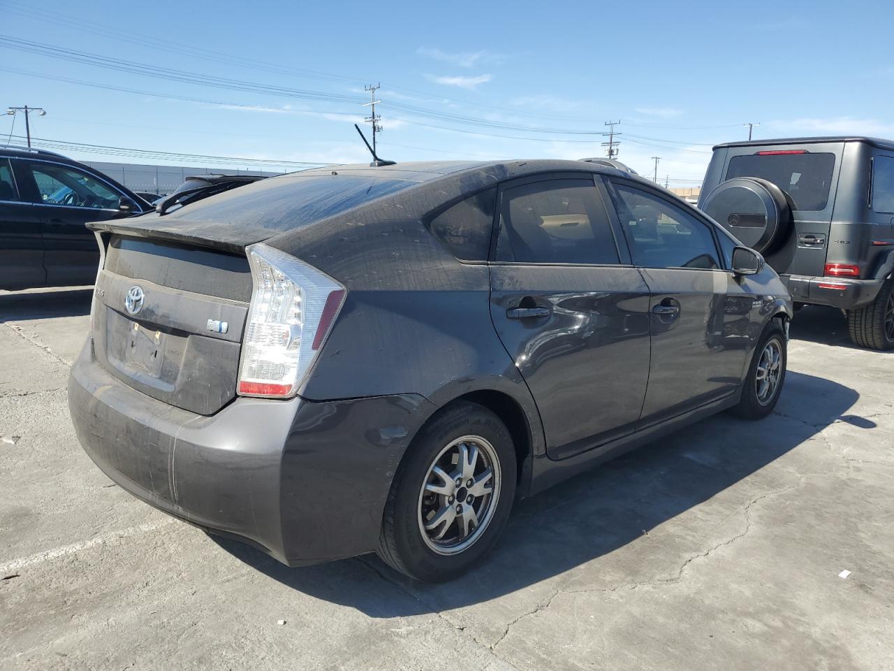 2011 Toyota Prius - Image 3