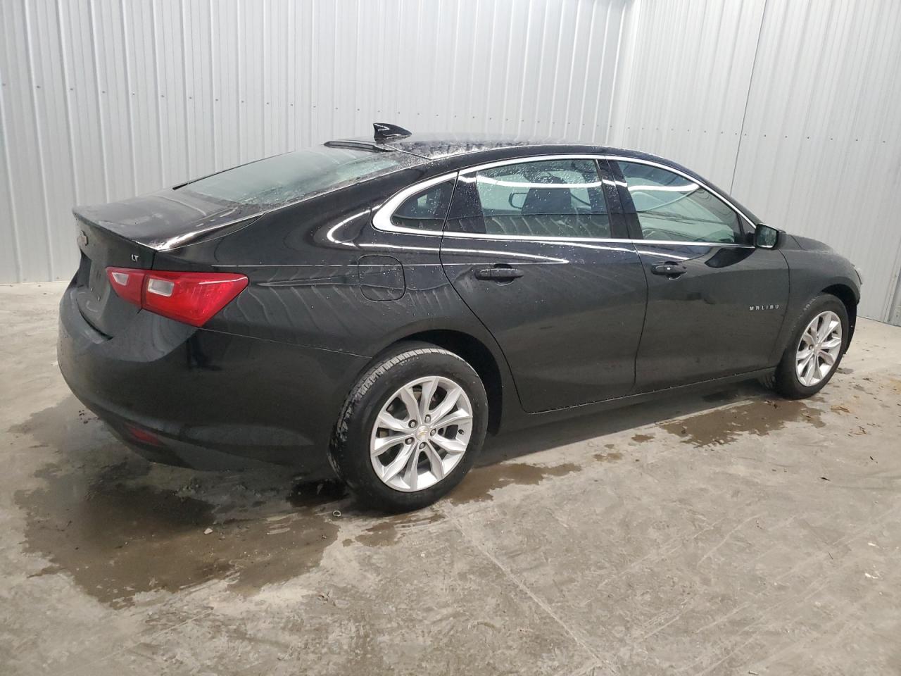 2023 Chevrolet Malibu - Image 3