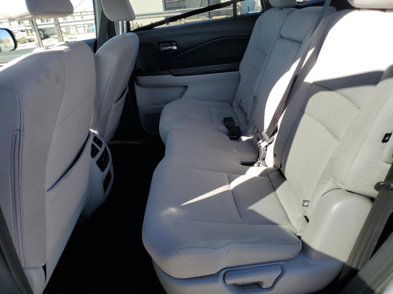 2017 Honda Pilot - Image 12
