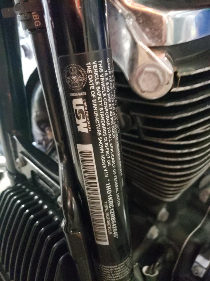 2017 Harley-Davidson Flhxs Street Glide Special VIN: 1HD1KRC12HB642645 Lot: 43289525