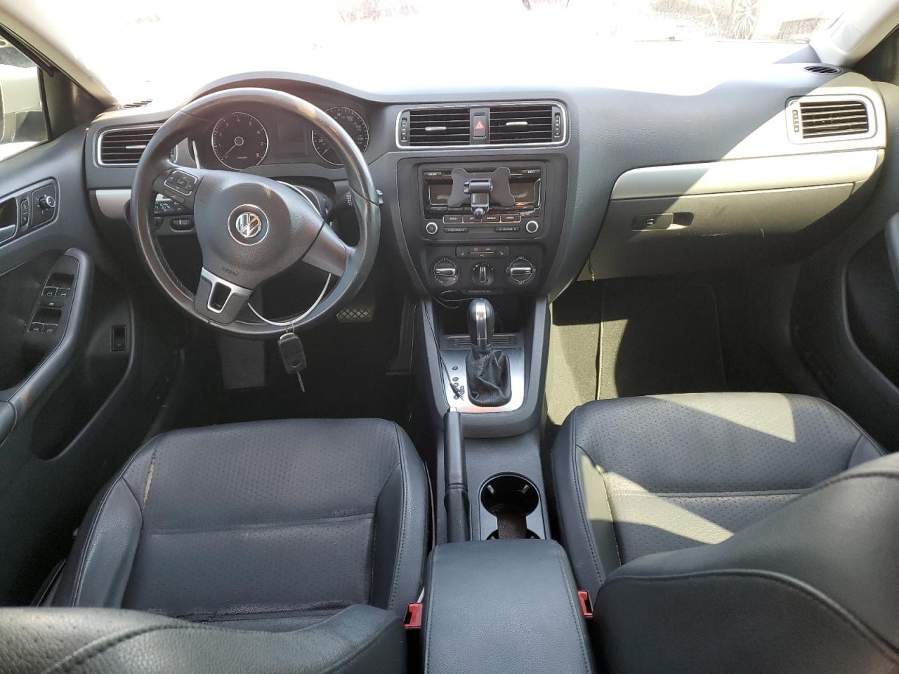 2014 Volkswagen Jetta - Image 8